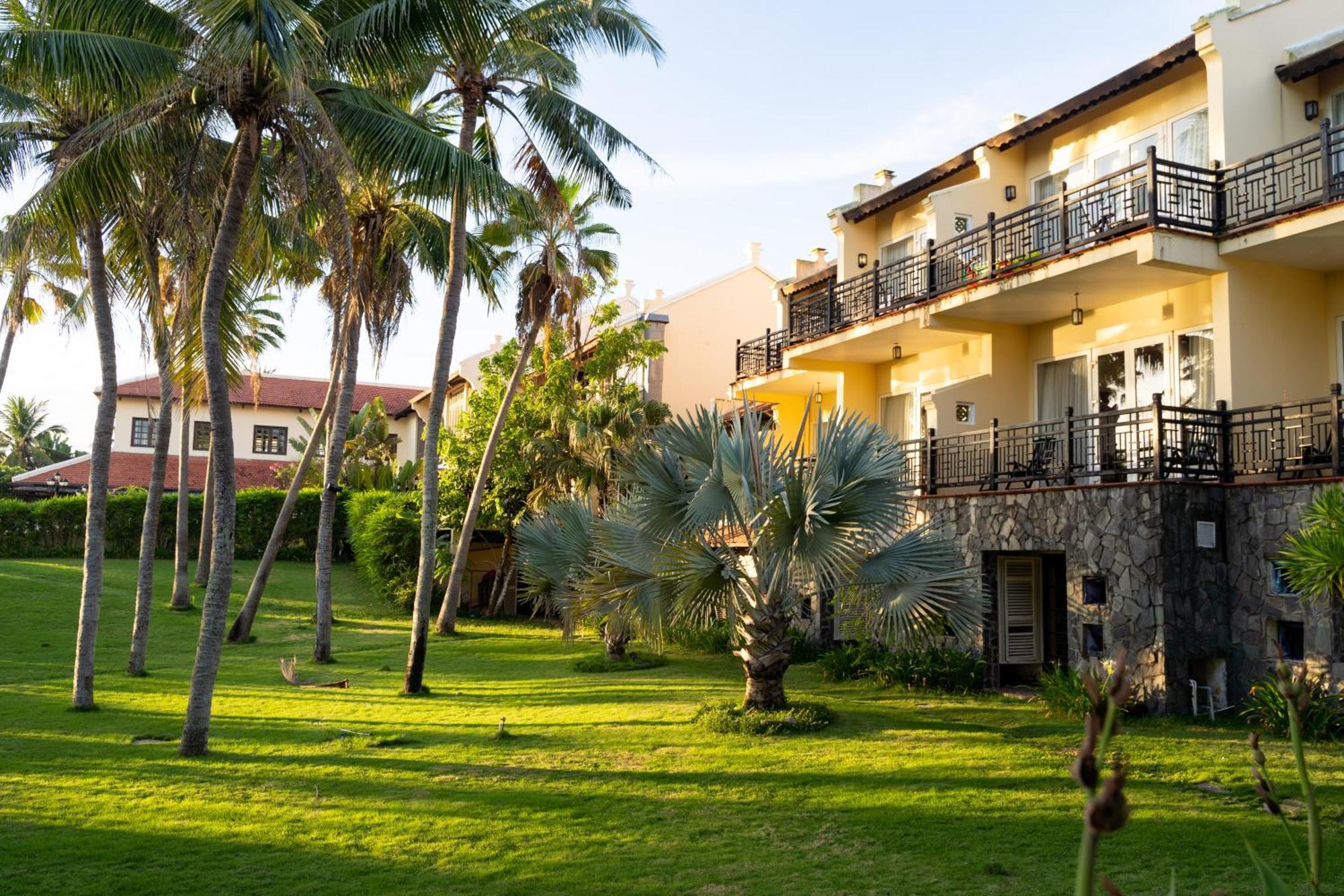 Victoria Hoi An Beach Resort & Spa Esterno foto